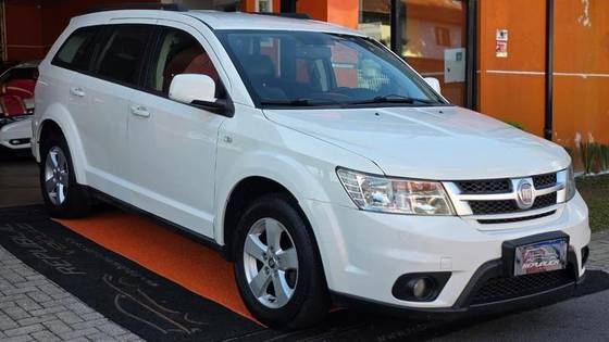 FIAT FREEMONT 2.4 EMOTION 16V GASOLINA 4P AUTOMÁTICO FIAT FREEMONT 2.4 EMOTION 16V GASOLINA 4P AUTOMÁTICO
